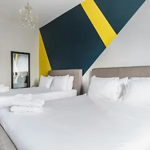 https://queen-street-lofts.niagara-fallshotels.com